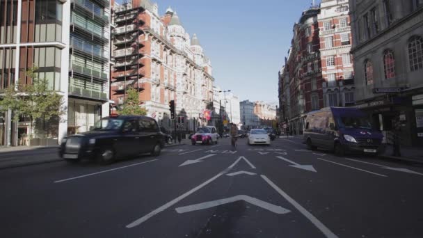 London United Kingdom November 2013 Day Traffic Brompton Road Knightsbridge — Stock Video