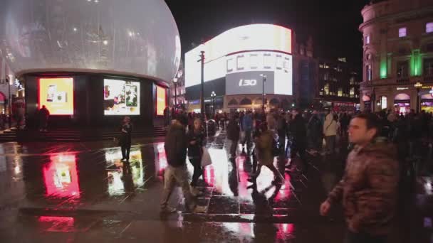 London United Kingdom November 2013 Snowglobe Christmas Dcoration Piccadilly Circus — Stock Video