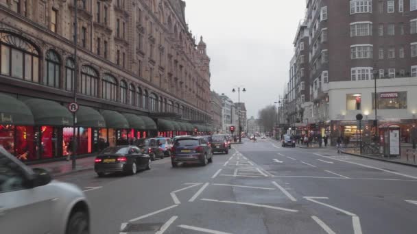 ロンドン イギリス 2013年1月28日 ハロッズ冬の日交通 イギリス ロンドン — ストック動画