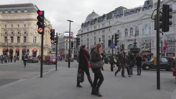 Londyn Wielka Brytania Stycznia 2013 Piesi Piccadilly Circus Square Zimowy — Wideo stockowe