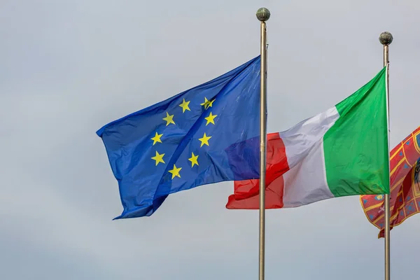 Europa Italien Flaggor — Stockfoto