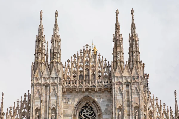 Duomo delantero Milán — Foto de Stock