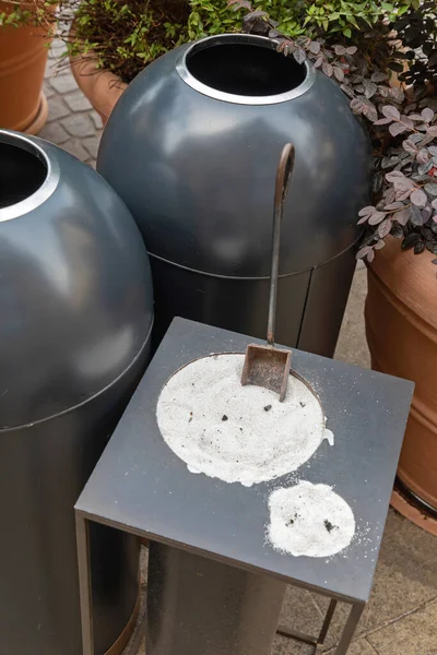 Outdoor Ashtray Sand — Stockfoto