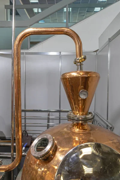Equipamento Clássico Destilação Cobre Álcool Ainda Cervejaria — Fotografia de Stock