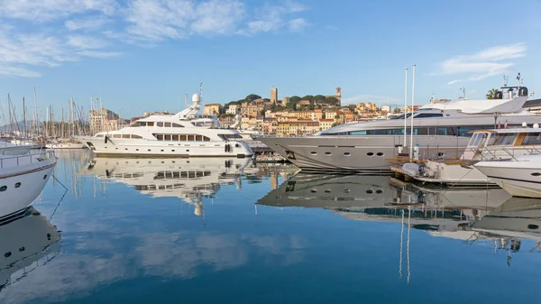 Yates Lujo Amarrados Marina Cannes Francia —  Fotos de Stock