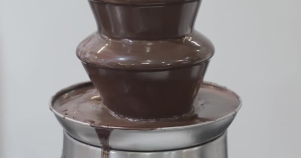 Milk Chocolate Fondue Fountain Tower Multi Layer — Stock Video