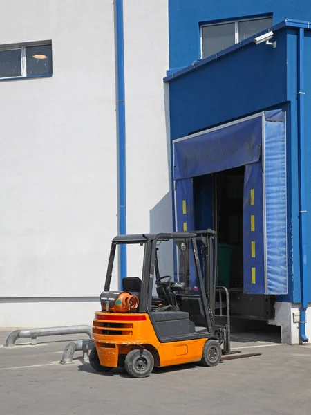 Forklift Distribution Warehouse Φόρτωση Dock — Φωτογραφία Αρχείου