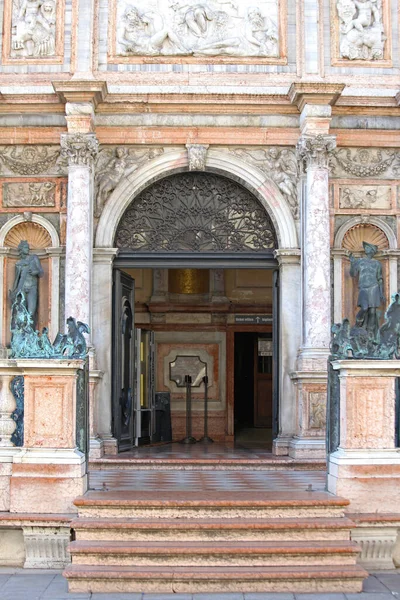 Veneza Itália Dezembro Porta Aberta Para San Marco Campanile Landmark — Fotografia de Stock