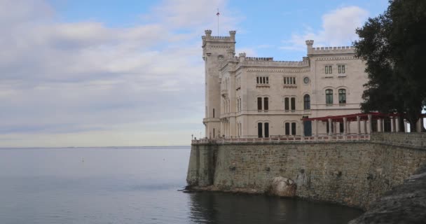 意大利的里雅斯特附近的Miramare城堡地标 — 图库视频影像