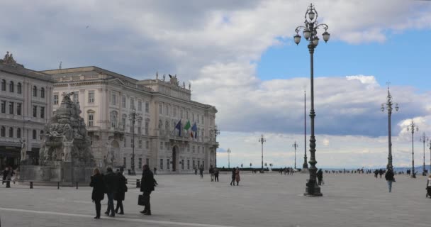 Trieste Italy March 2020 People Walking Unity Square Winter Day — стокове відео