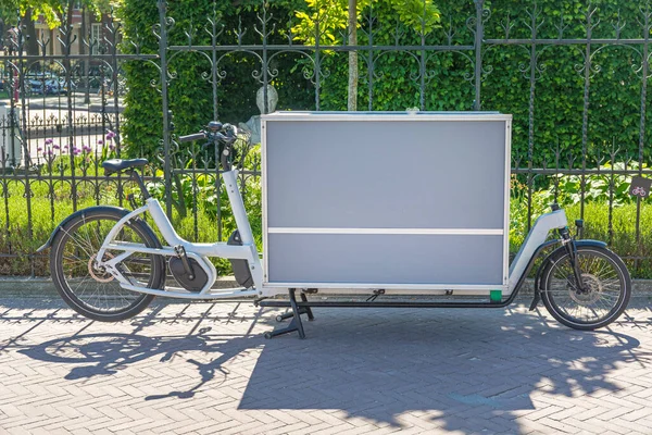 Caja Carga Grande Bicicleta Transporte Eléctrico — Foto de Stock