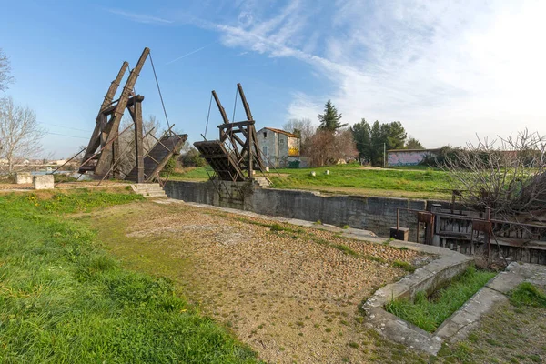 Arles Fransa 'daki Pont Van Gogh Langlois Köprüsü