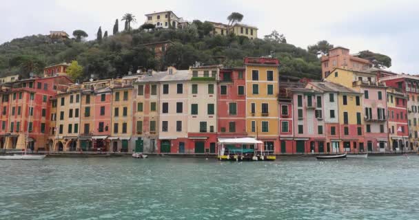 Waterkant Kleurrijke Huizen Portofino Italië Winterdag — Stockvideo