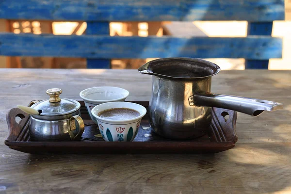 Libanoni reggeli beállítás a török kávé — Stock Fotó