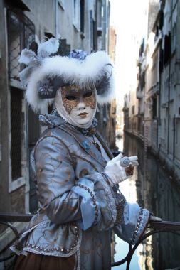 Venedik Karnavalı kostüm ve maske.