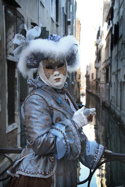 Venedik Karnavalı kostüm ve maske.