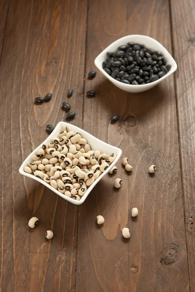 Raw beans on the table — Stock Photo, Image