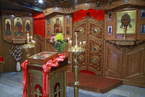 Prie-dieu prawosławny ikonostas — Zdjęcie stockowe