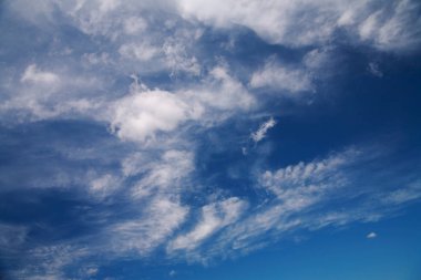 Gökyüzündeki bulutlar