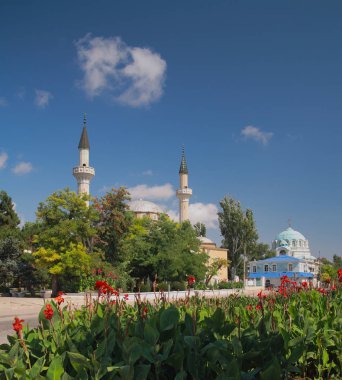 Juma-cami cami ve St. Nicholas Katedrali