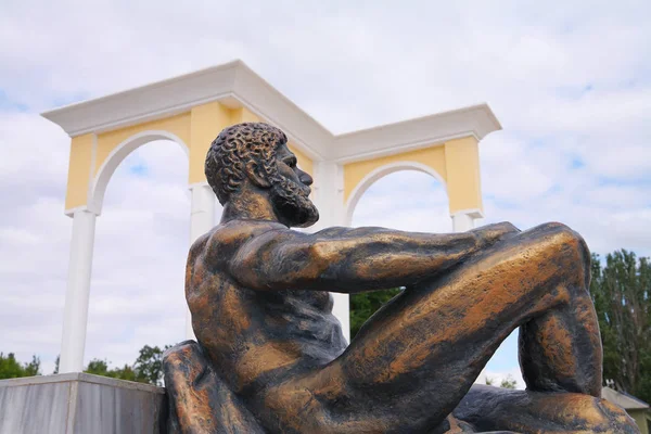 Escultura "Hércules en reposo" en Evpatoria — Foto de Stock