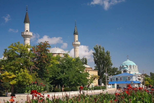 Juma-cami cami ve St. Nicholas Katedrali — Stok fotoğraf