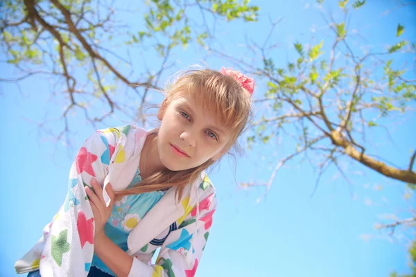 Girl in the nature — Stock Photo, Image