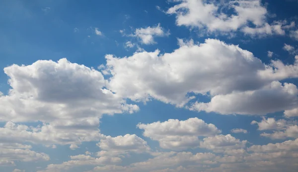 Синее небо с облаками Лицензионные Стоковые Фото