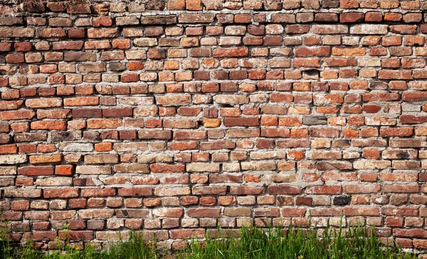 Die Marode Alte Backsteinmauer Aus Rotem Backstein — Stockfoto