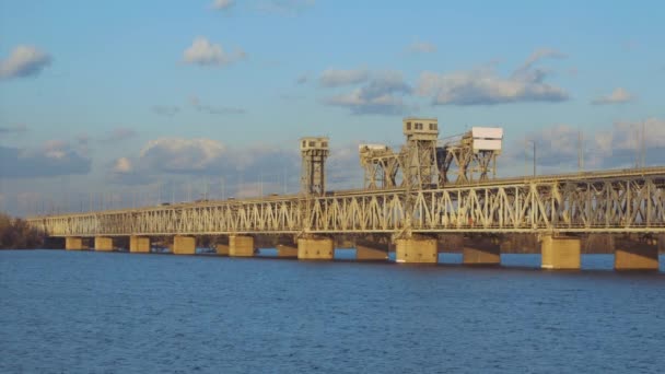 Amur Old Railway Bridge Dnieper River Dnepropetrovsk Sunset Ukraine — Stock Video