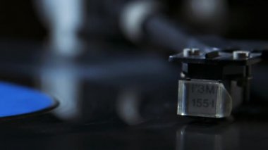 Turntable, vinil disklerin kayıt oynatıcısı yakın plan
