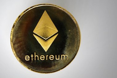 Kripto para birimi Ethereum, Eth, kripto madeni para. Makro çekim Ethereum altın sikke. Blockchain teknoloji, araştırma kavramı