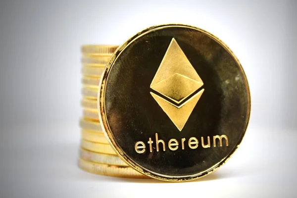 Criptomoeda Ethereum Eth Moeda Criptografia Macro Shot Ethereum Golden Coins — Fotografia de Stock