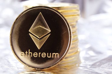 Altın ethereum yığını cryptocurrency. Cryptocurrency. İş ve ticaret kavramı. Yakın çekim vurdu