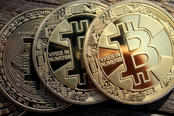 Bitcoins Físicos Criptomoeda Mineração Negociação Conceito — Fotografia de Stock