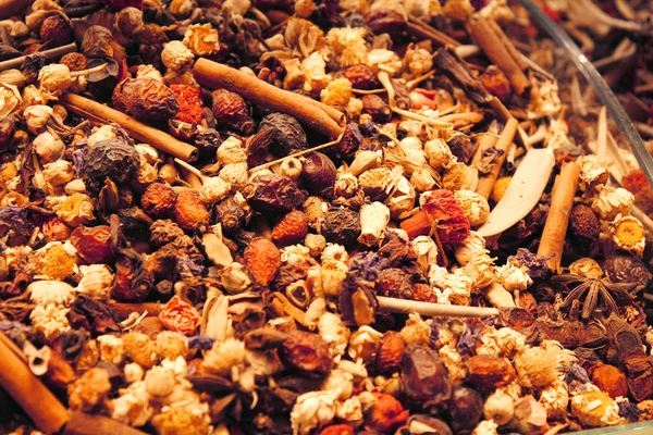 Orientalischer Tee Mit Gewürzen Einem Geschäft Istanbul Türkei — Stockfoto