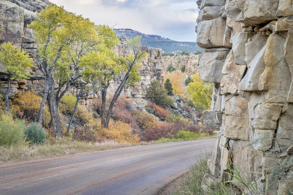 Backcountry weg door canyon — Stockfoto