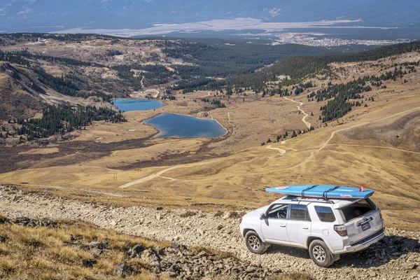 Toyota 4Runner SUV en el paso del mosquito —  Fotos de Stock