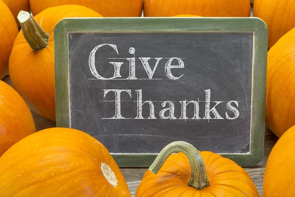 Give thanks phrase on balckboard — Stock Photo, Image