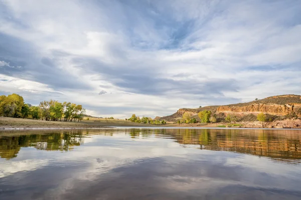 Wolkenlandschaft über Pferdezahn-Reservoir — Stockfoto