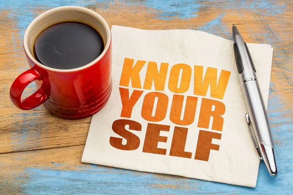 Know yourself concept on napkin — Stock Photo, Image