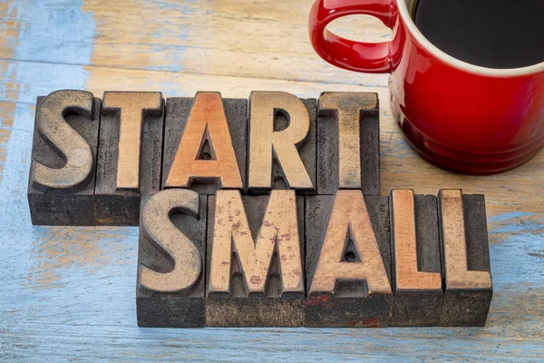 Start small banner in wood type — Stock Photo, Image