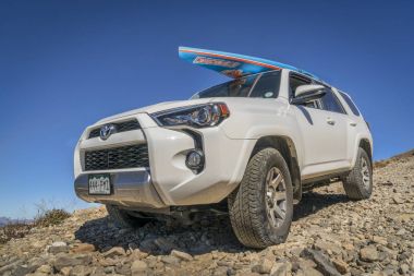 Toyota 4runner Suv ile paddleboard