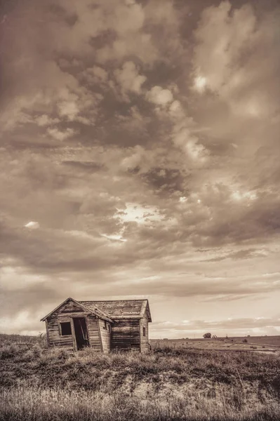 Old abandoned farm house on Colorado prairie — Stock Photo, Image