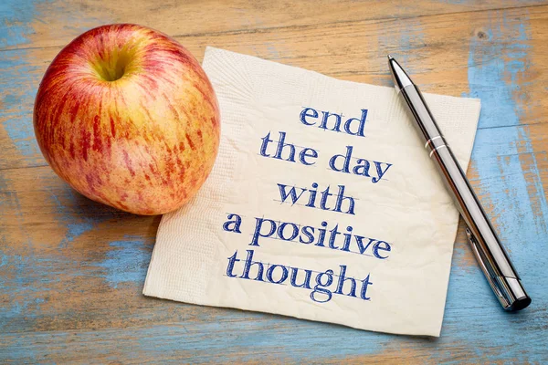 Terminez la journée par une pensée positive — Photo