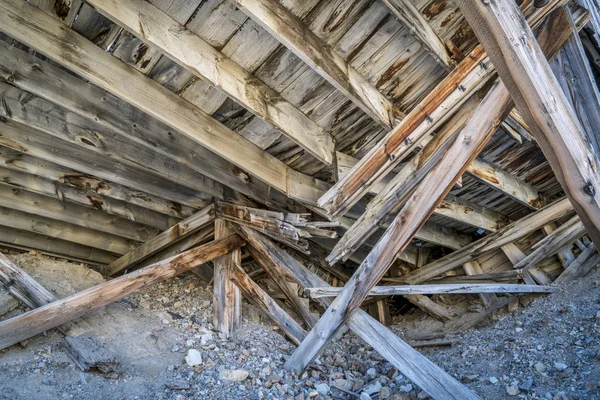 Ruins of gold mine in Rocky Mountains — Stock Photo, Image