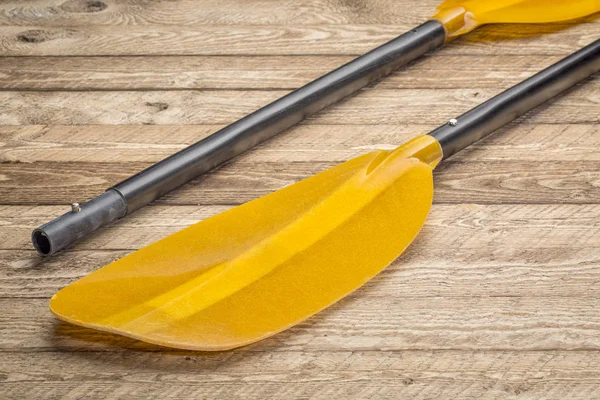 Take-apart whitewater kayak paddle — Stock Photo, Image