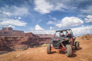 Polaris Rzr Atv Moab yakınındaki tavuk köşe 4wd izinde