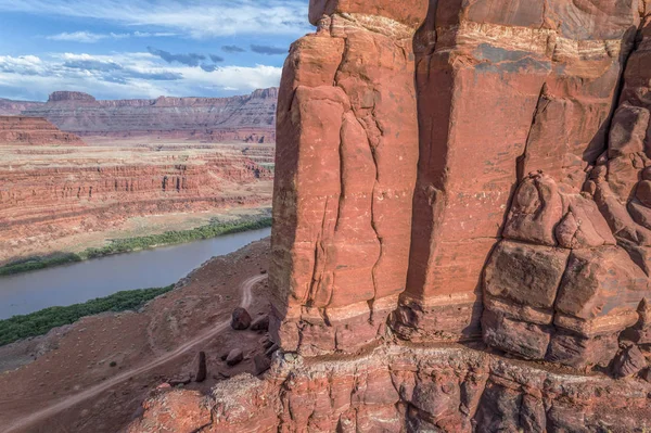 Трейл куриного уголка и река Колорадо — стоковое фото