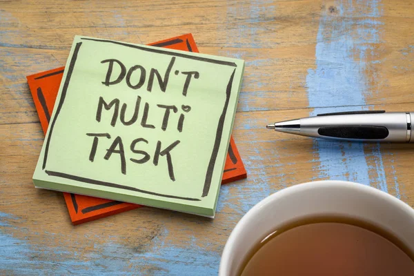 Nem multitaszk jegyzetlap — Stock Fotó